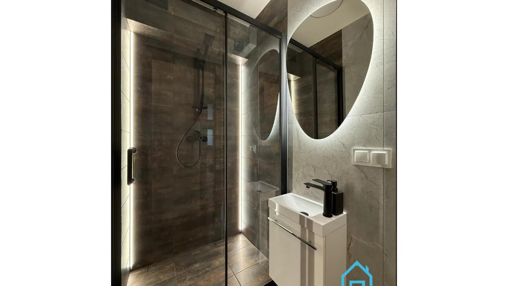 Homestay Stitch Room